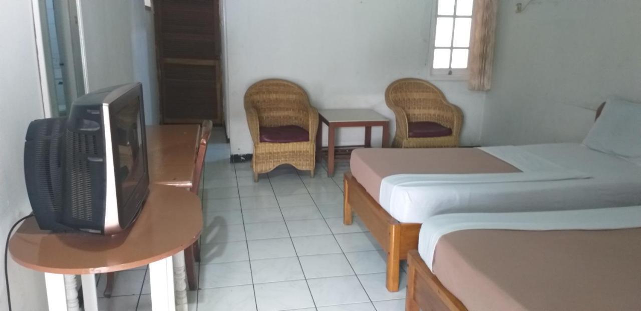 Intan Hotel Purwakarta Kültér fotó