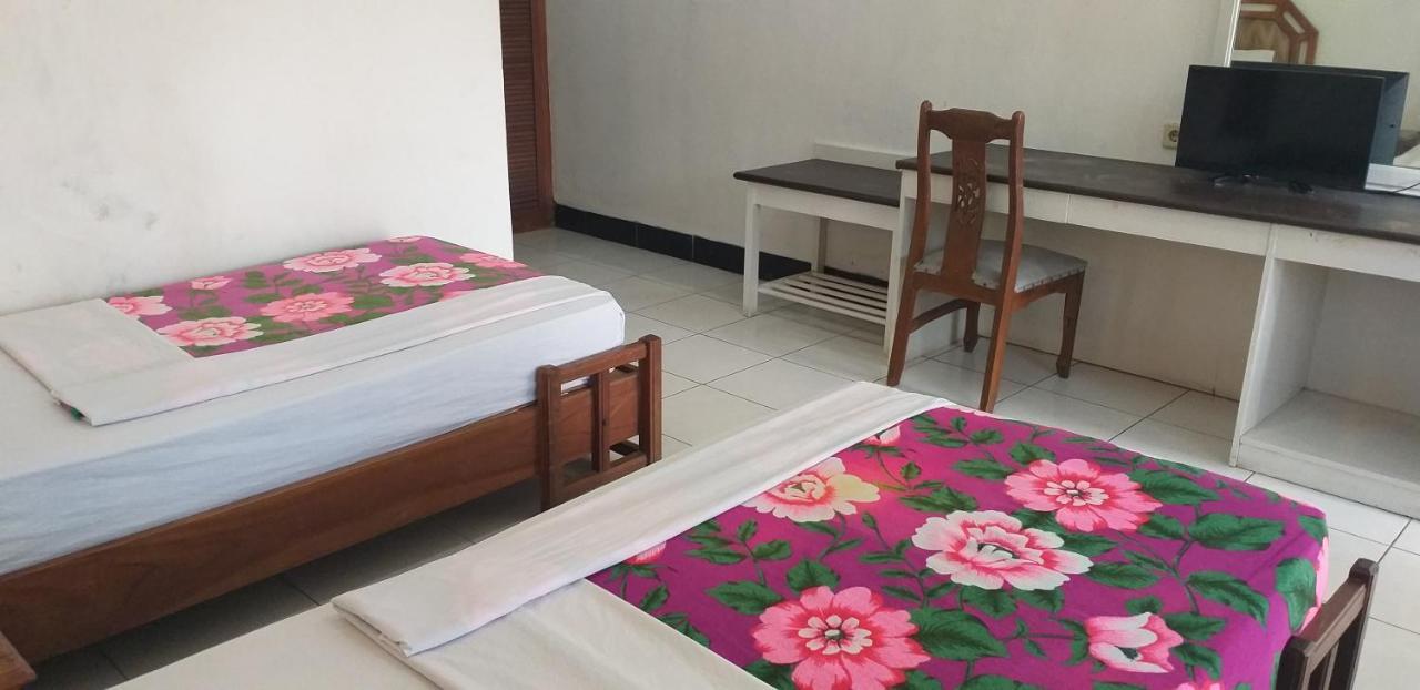 Intan Hotel Purwakarta Kültér fotó
