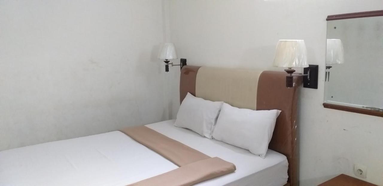 Intan Hotel Purwakarta Kültér fotó