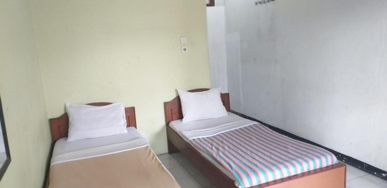 Intan Hotel Purwakarta Kültér fotó
