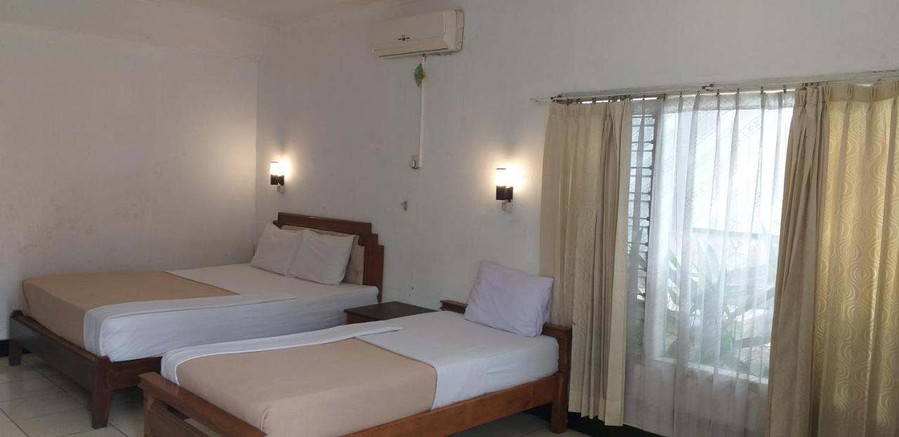 Intan Hotel Purwakarta Kültér fotó