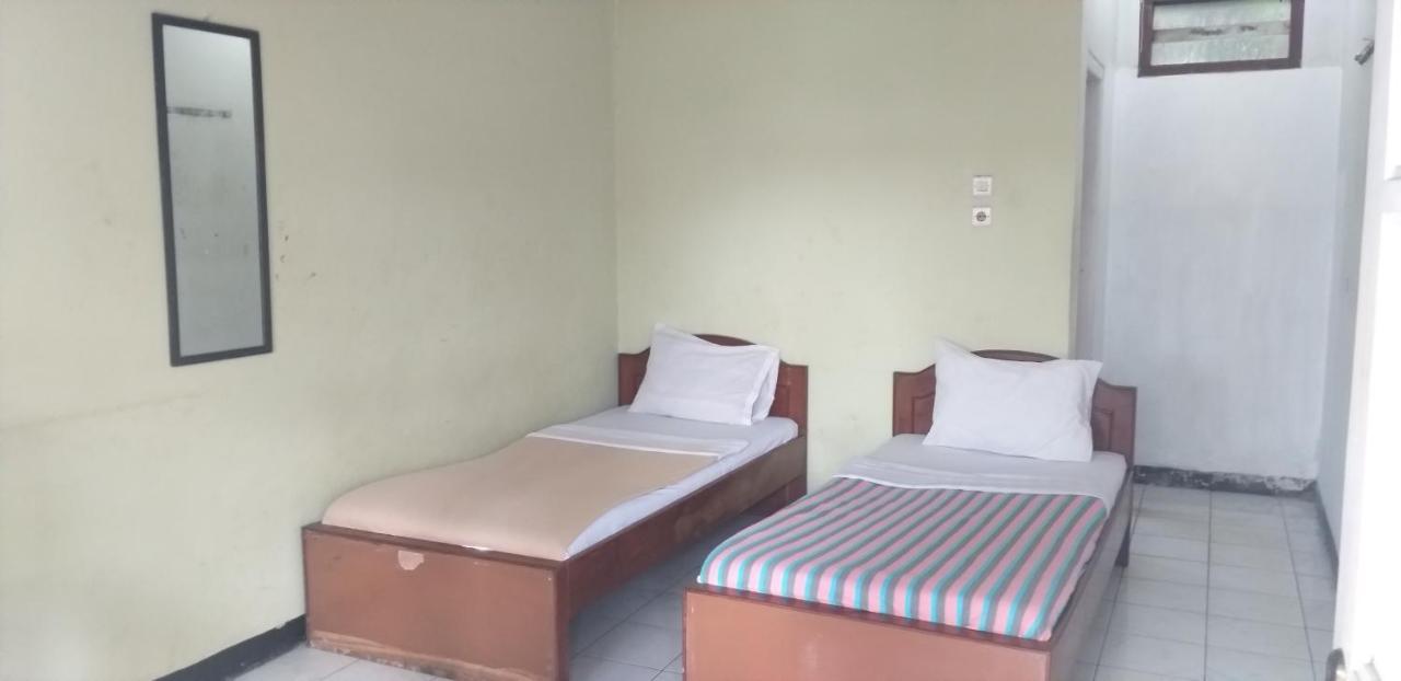 Intan Hotel Purwakarta Kültér fotó