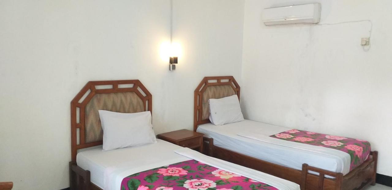 Intan Hotel Purwakarta Kültér fotó