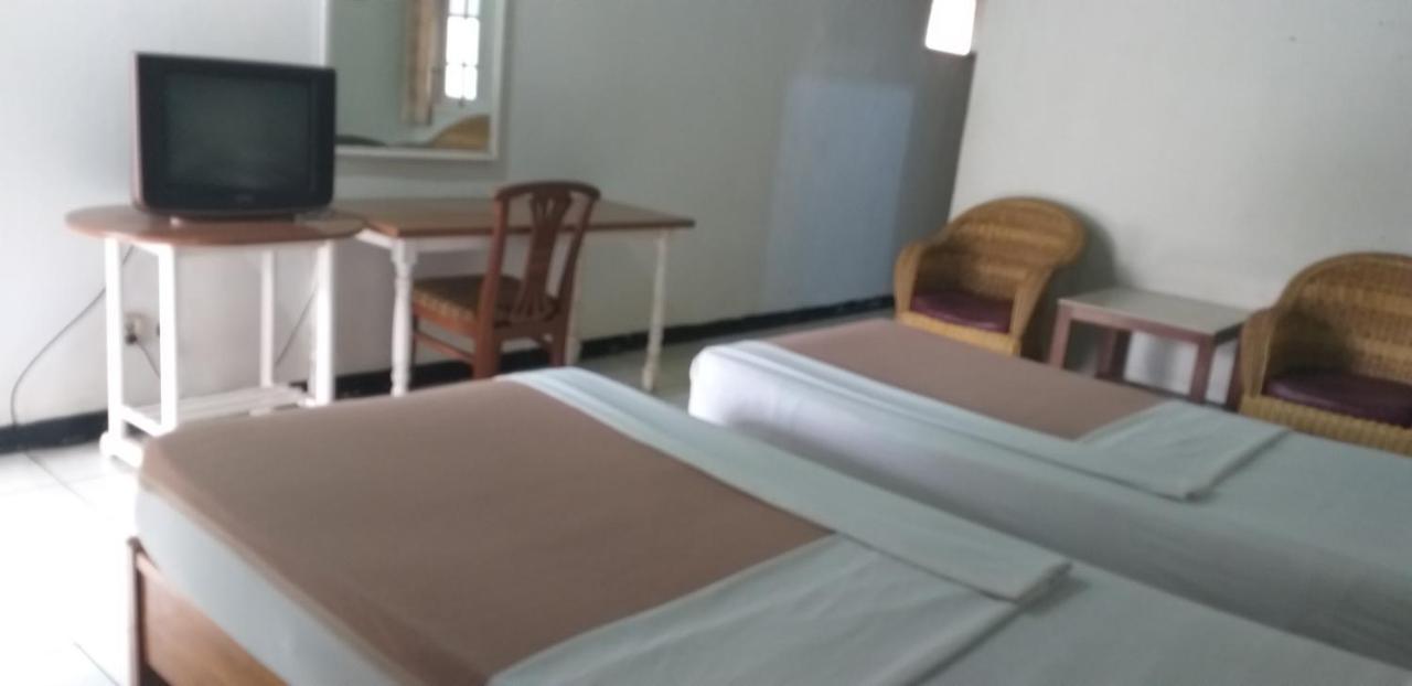 Intan Hotel Purwakarta Kültér fotó