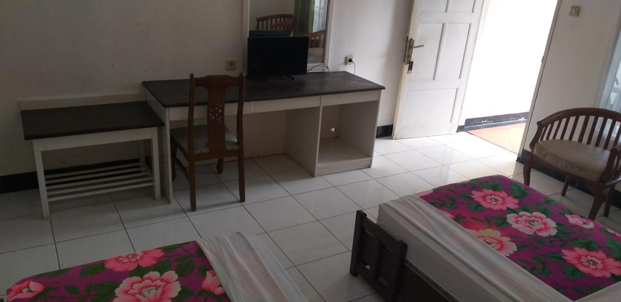 Intan Hotel Purwakarta Kültér fotó