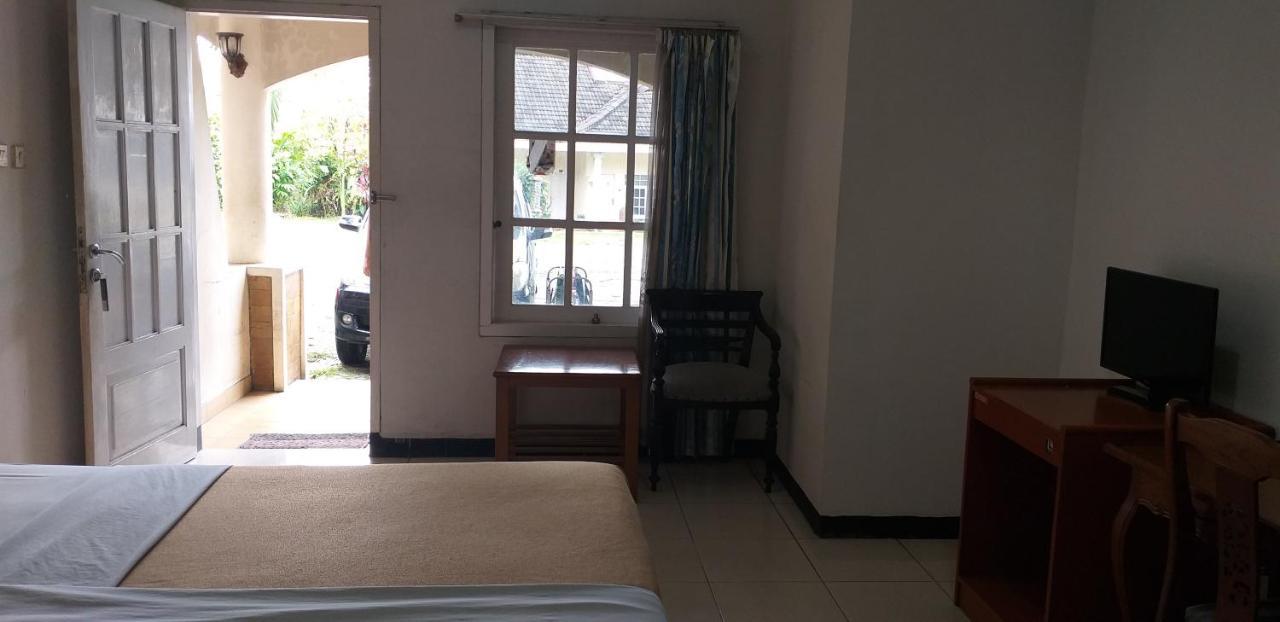 Intan Hotel Purwakarta Kültér fotó
