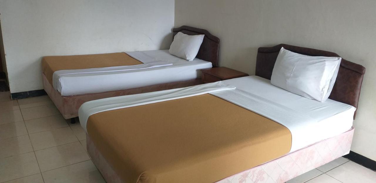 Intan Hotel Purwakarta Kültér fotó
