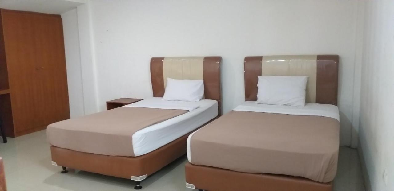Intan Hotel Purwakarta Kültér fotó