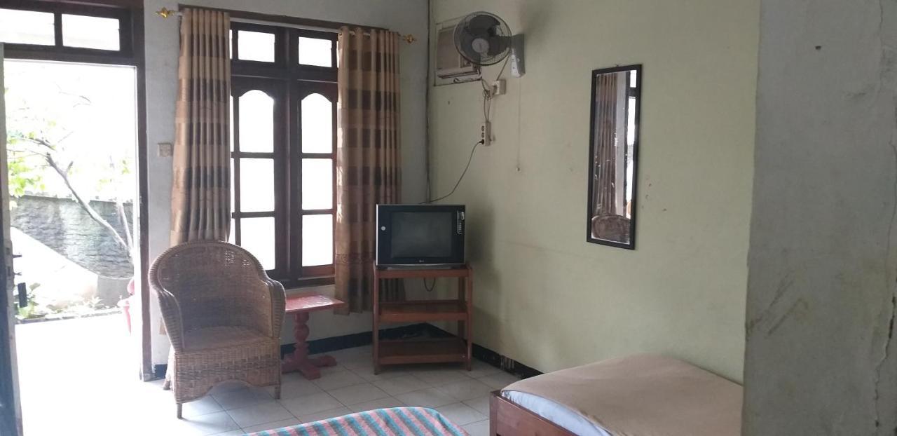 Intan Hotel Purwakarta Kültér fotó